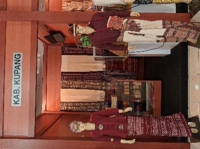 Foto Tenun Ikat Kabupaten Kupang