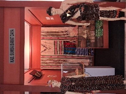 Foto Tenun Ikat Sumba Barat Daya